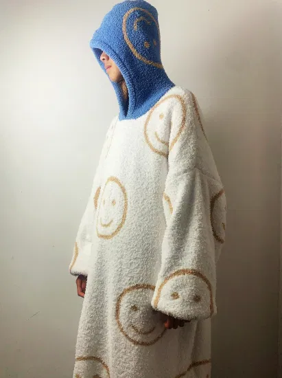 China 2023 Novo design supermacio 100% poliéster microfibra tricotado cobertor com capuz grande decoração